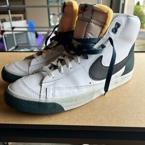 Nike Blazer Mid